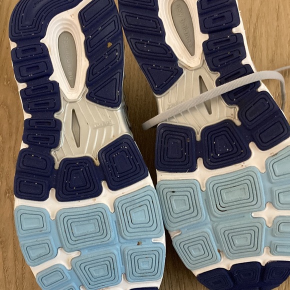 Running shoes new balance size 101/2 - Picture 9 of 12